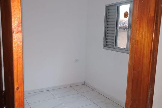 Quarto de casa para alugar com 2 quartos, 56m² em Vila Metalúrgica, Santo André