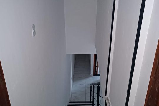 Escada de casa para alugar com 2 quartos, 56m² em Vila Metalúrgica, Santo André