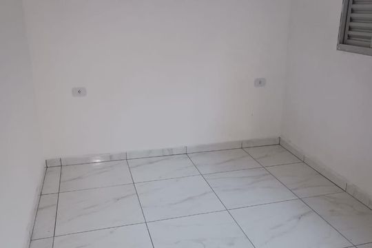 Quarto de casa para alugar com 2 quartos, 56m² em Vila Metalúrgica, Santo André