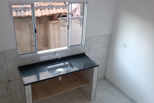 Cozinha de casa para alugar com 2 quartos, 56m² em Vila Metalúrgica, Santo André