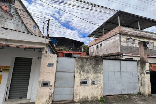 Fachada de casa para alugar com 2 quartos, 70m² em Jardim de Ala, Juiz de Fora