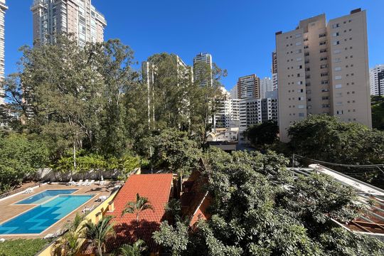 Vista da Suíte 1 de apartamento para alugar com 2 quartos, 67m² em Vila Andrade, São Paulo
