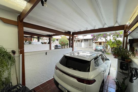 Garagem de casa à venda com 4 quartos, 124m² em Jardim Alvorada (zona Oeste), São Paulo