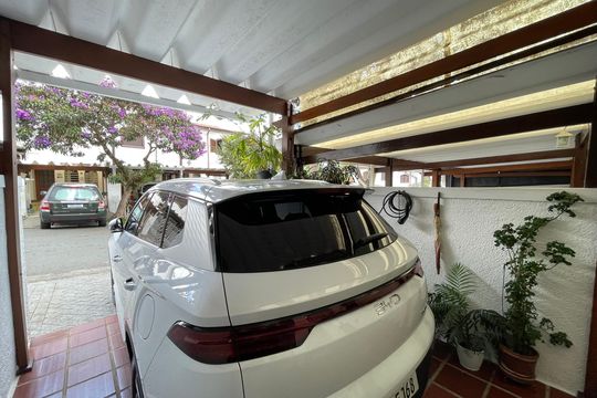 Garagem de casa à venda com 4 quartos, 124m² em Jardim Alvorada (zona Oeste), São Paulo
