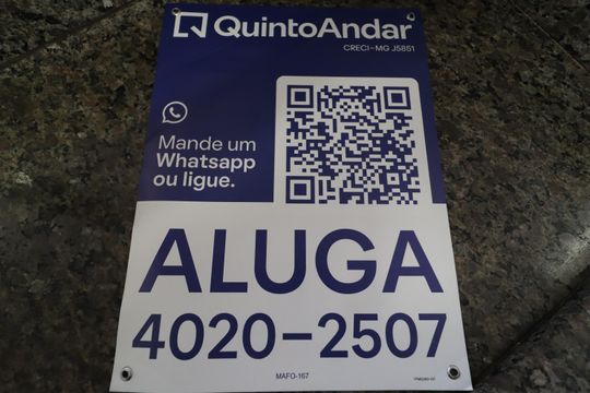 Plaquinha de apartamento para alugar com 3 quartos, 89m² em Saraiva, Uberlândia
