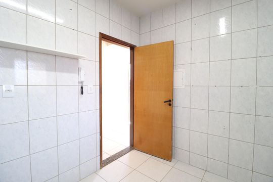Cozinha de apartamento para alugar com 3 quartos, 89m² em Saraiva, Uberlândia