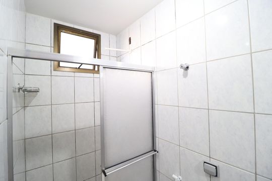 Banheiro do Quarto 3 de apartamento para alugar com 3 quartos, 89m² em Saraiva, Uberlândia