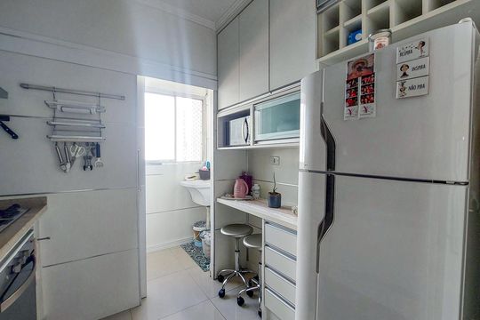 Cozinha de apartamento à venda com 1 quarto, 45m² em Santo Amaro, São Paulo