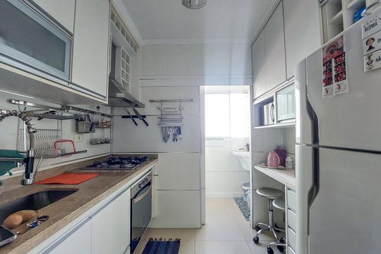 Cozinha de apartamento à venda com 1 quarto, 45m² em Santo Amaro, São Paulo