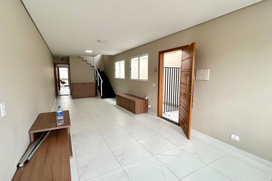 Sala de casa à venda com 3 quartos, 140m² em Vila Barros, Guarulhos