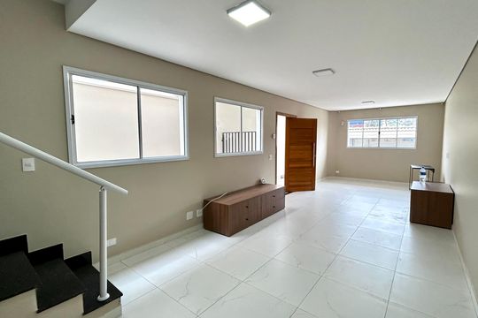 Casa à venda com 3 quartos, 140m² em Vila Barros, Guarulhos
