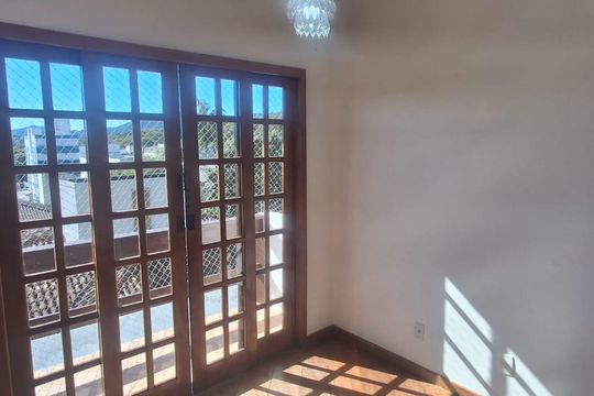 Quarto de casa de condomínio para alugar com 5 quartos, 224m² em Córrego Grande, Florianópolis