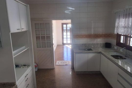 Cozinha de casa de condomínio para alugar com 5 quartos, 224m² em Córrego Grande, Florianópolis