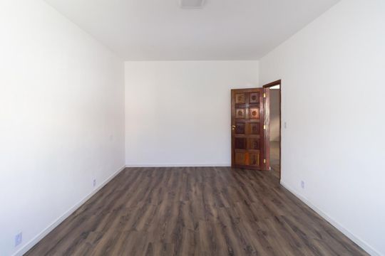 Quarto 1 de casa para alugar com 2 quartos, 117m² em Vila Ema, São Paulo