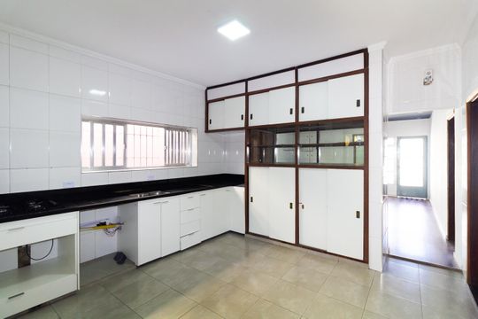 Cozinha de casa para alugar com 2 quartos, 117m² em Vila Ema, São Paulo