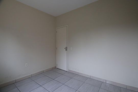 Quarto 2 de casa de condomínio para alugar com 2 quartos, 50m² em Niterói, Canoas