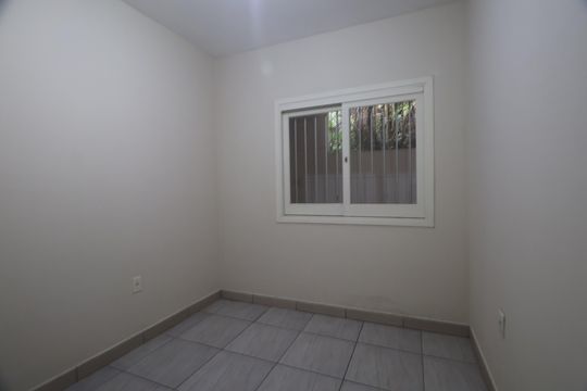 Quarto 1 de casa de condomínio para alugar com 2 quartos, 50m² em Niterói, Canoas