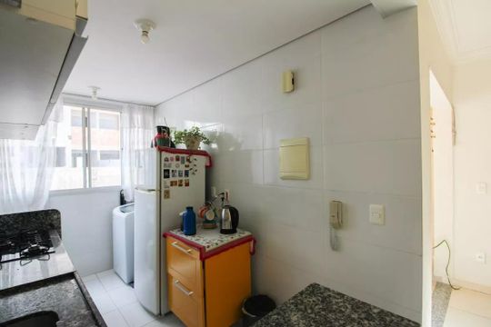 Cozinha de apartamento para alugar com 2 quartos, 55m² em Manacás, Belo Horizonte
