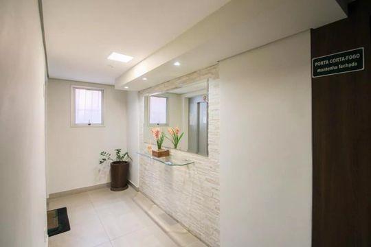 Hall de entrada de apartamento para alugar com 2 quartos, 55m² em Manacás, Belo Horizonte