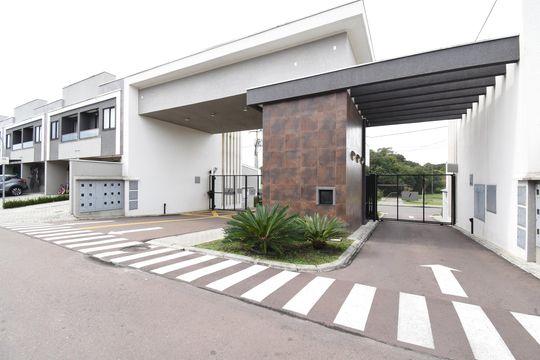 Fachada de casa de condomínio à venda com 2 quartos, 99m² em Atuba, Curitiba