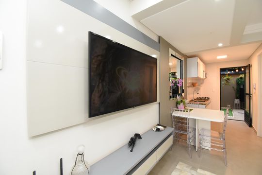 Sala de casa de condomínio à venda com 2 quartos, 99m² em Atuba, Curitiba