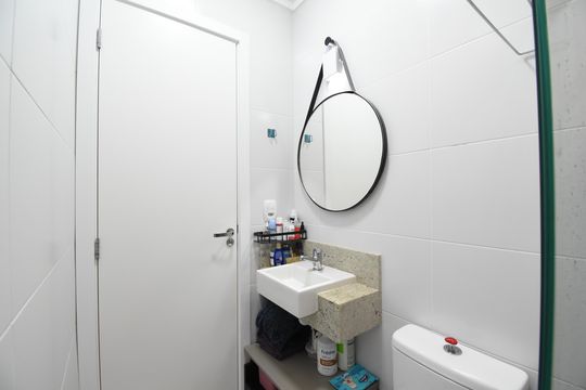 Banheiro da Suíte de casa de condomínio à venda com 2 quartos, 99m² em Atuba, Curitiba