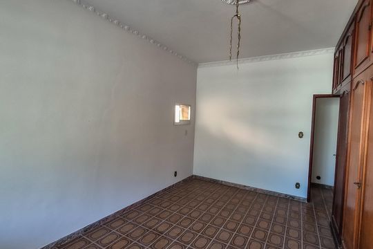 Quarto 1 de casa à venda com 5 quartos, 350m² em Vila da Penha, Rio de Janeiro