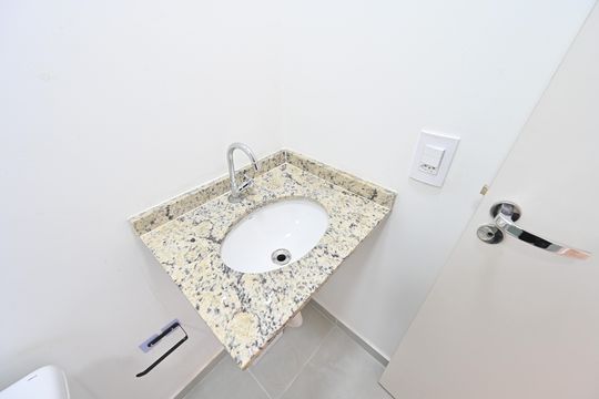Banheiro Social de kitnet/studio para alugar com 1 quarto, 26m² em Vila da Saúde, São Paulo