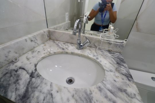 Banheiro Social de apartamento para alugar com 2 quartos, 55m² em Brotas, Salvador