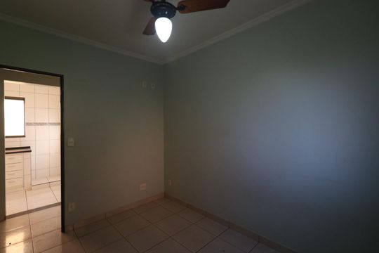 Quarto 1 de apartamento para alugar com 2 quartos, 45m² em Ipiranga, Ribeirão Preto