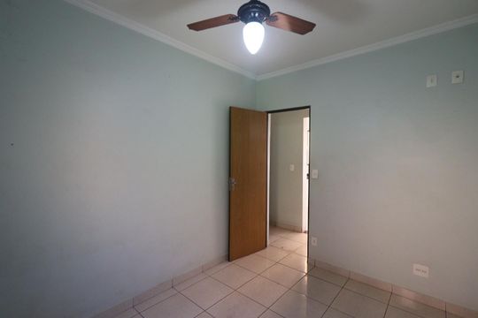 Quarto 1 de apartamento para alugar com 2 quartos, 45m² em Ipiranga, Ribeirão Preto
