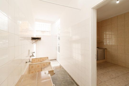 Área de Serviço de casa para alugar com 2 quartos, 130m² em Vila Gustavo, São Paulo