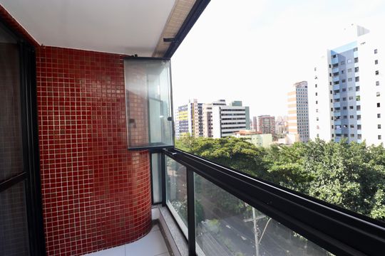 Varanda de apartamento para alugar com 1 quarto, 50m² em Jardim Armação, Salvador