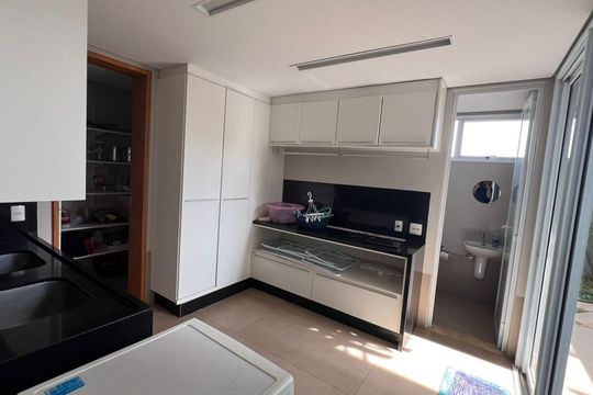 Cozinha de casa de condomínio para alugar com 4 quartos, 435m² em Morada da Colina, Uberlândia