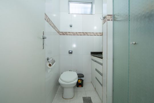 BANHEIRO de apartamento à venda com 2 quartos, 42m² em Carlos Prates, Belo Horizonte