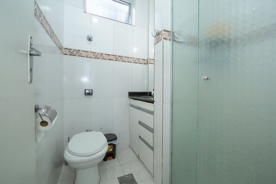 BANHEIRO de apartamento à venda com 2 quartos, 42m² em Carlos Prates, Belo Horizonte