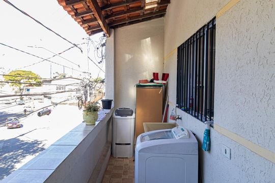 Casa 1 - Área de Serviço  de casa à venda com 3 quartos, 234m² em Vila Londrina, São Paulo