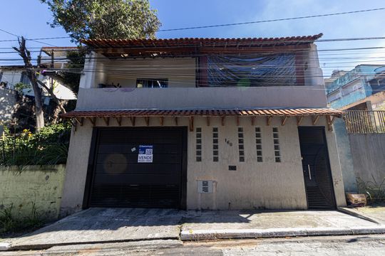 Fachada+Placa  de casa à venda com 3 quartos, 234m² em Vila Londrina, São Paulo