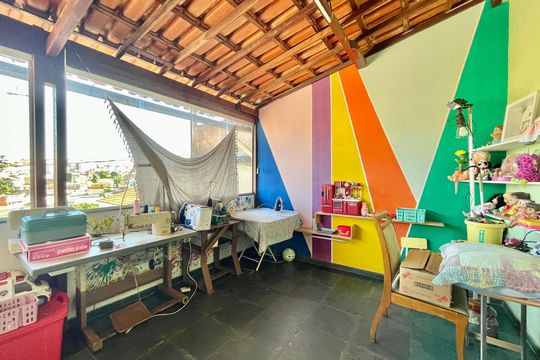 Casa à venda com 6 quartos, 360m² em Nova Vista, Belo Horizonte