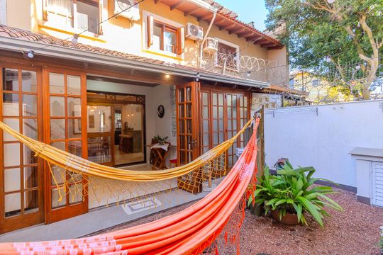 Quintal de casa à venda com 4 quartos, 174m² em Ipanema, Porto Alegre