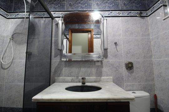 Banheiro de apartamento à venda com 2 quartos, 56m² em Jacarepaguá, Rio de Janeiro