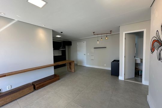 Sala de apartamento para alugar com 1 quarto, 71m² em Alphaville Residencial Um, Barueri