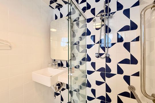 Banheiro  de kitnet/studio à venda com 1 quarto, 25m² em Santo Amaro, São Paulo