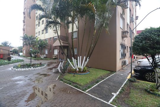 Fachada do bloco de apartamento à venda com 2 quartos, 56m² em Centro, Canoas