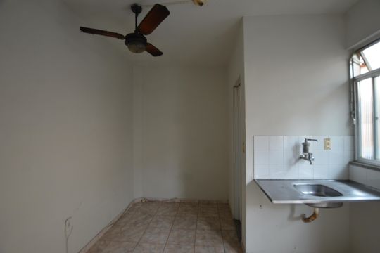 Kitnet/Studio para alugar com 1 quarto, 30m² em Bento Ribeiro, Rio de Janeiro