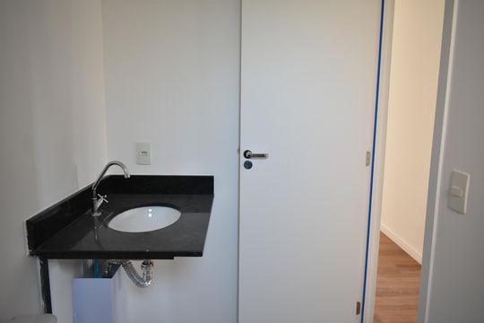 Banheiro de apartamento à venda com 2 quartos, 45m² em Vila Clementino, São Paulo
