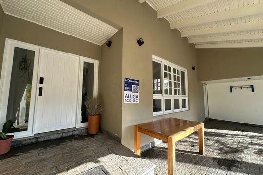 Fachada de apartamento para alugar com 4 quartos, 500m² em Alphaville Residencial Um, Barueri