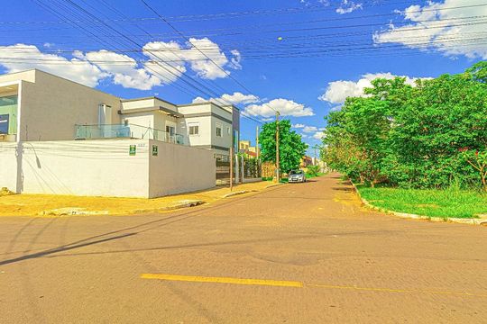 Área externa de casa para alugar com 3 quartos, 140m² em Igara, Canoas