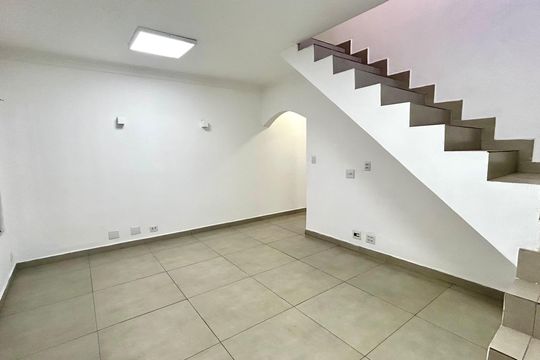 Sala de casa à venda com 3 quartos, 220m² em Parque Santo Antonio, Guarulhos