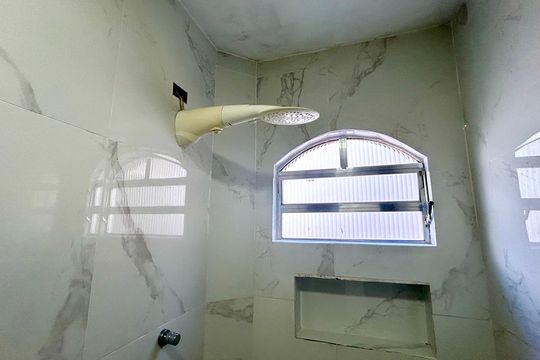 Banheiro 2 de casa à venda com 3 quartos, 220m² em Parque Santo Antonio, Guarulhos